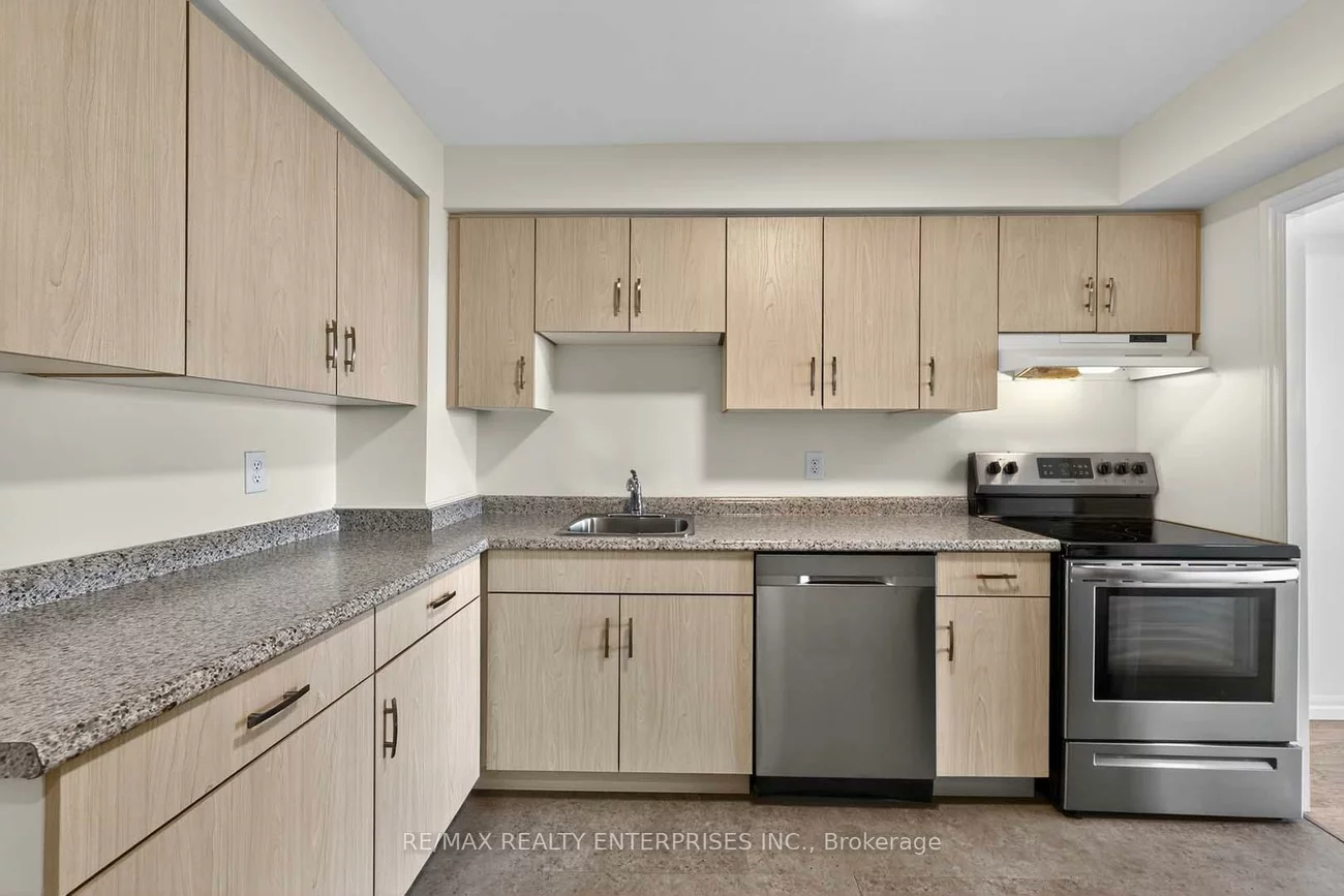 1110, Walden, Clarkson, Mississauga