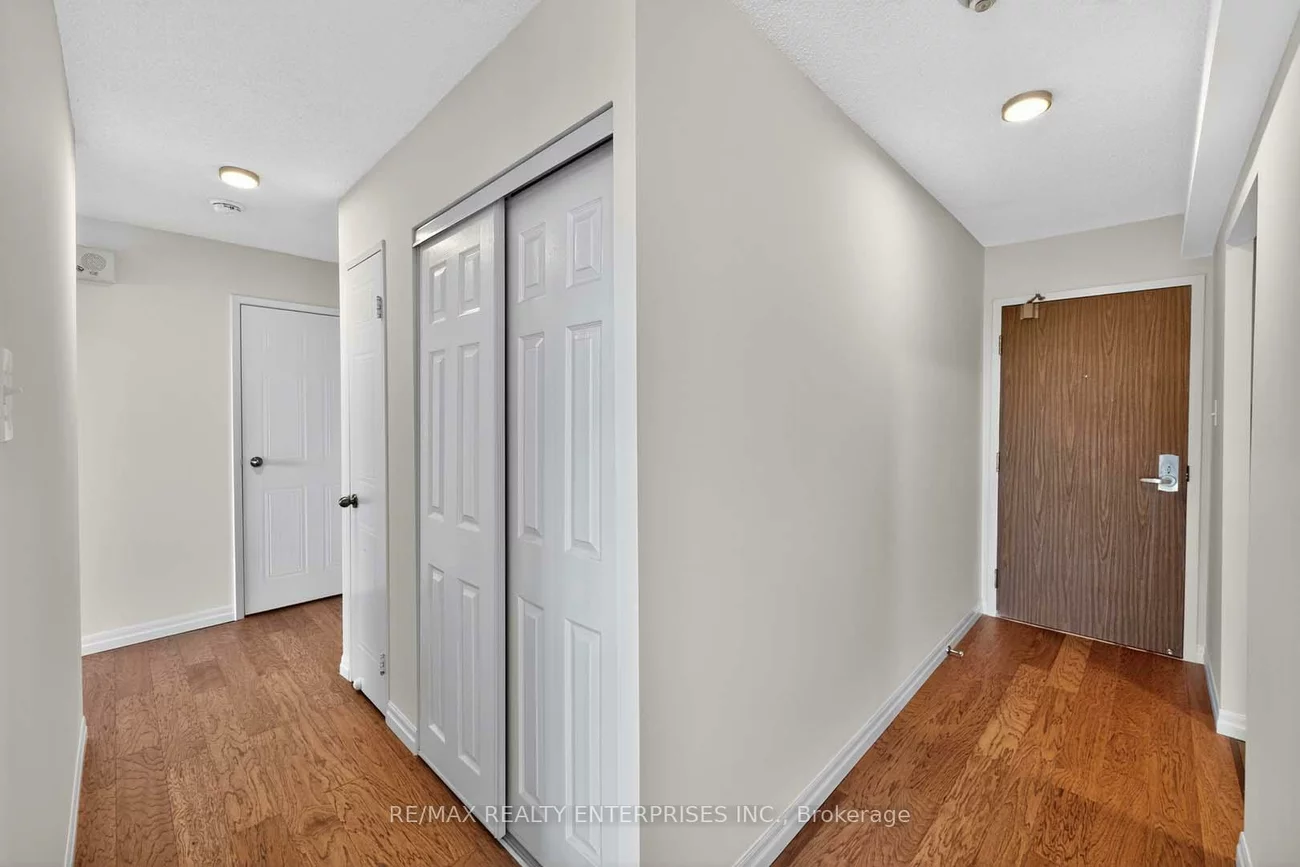 1110, Walden, Clarkson, Mississauga