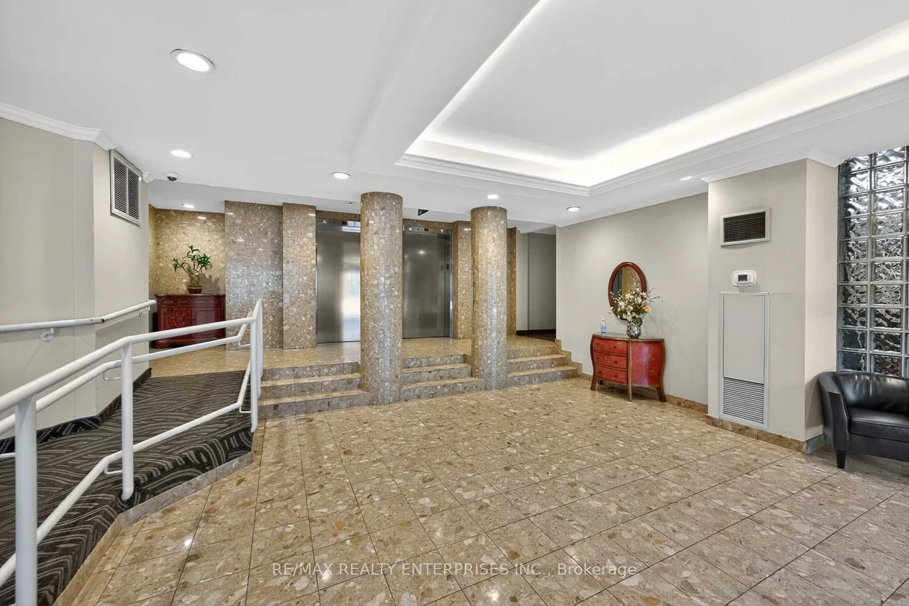 1110, Walden, Clarkson, Mississauga