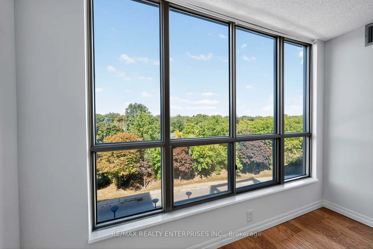 1110, Walden, Clarkson, Mississauga