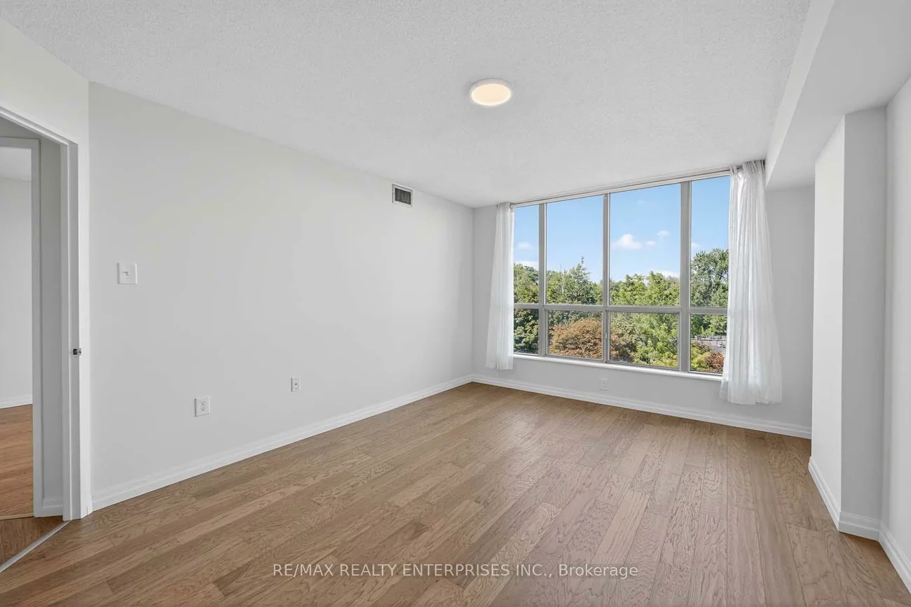 1110, Walden, Clarkson, Mississauga