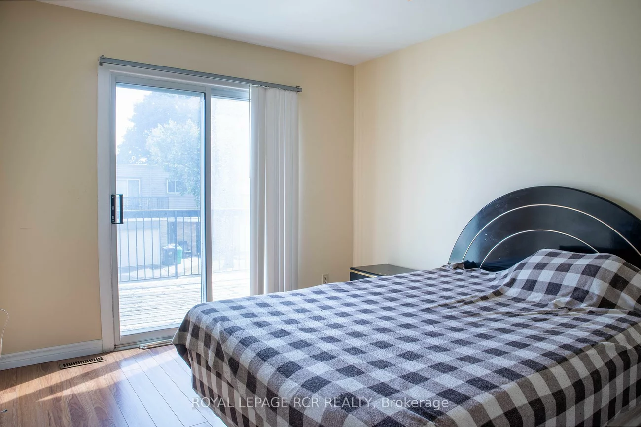 2315, Bromsgrove, Clarkson, Mississauga