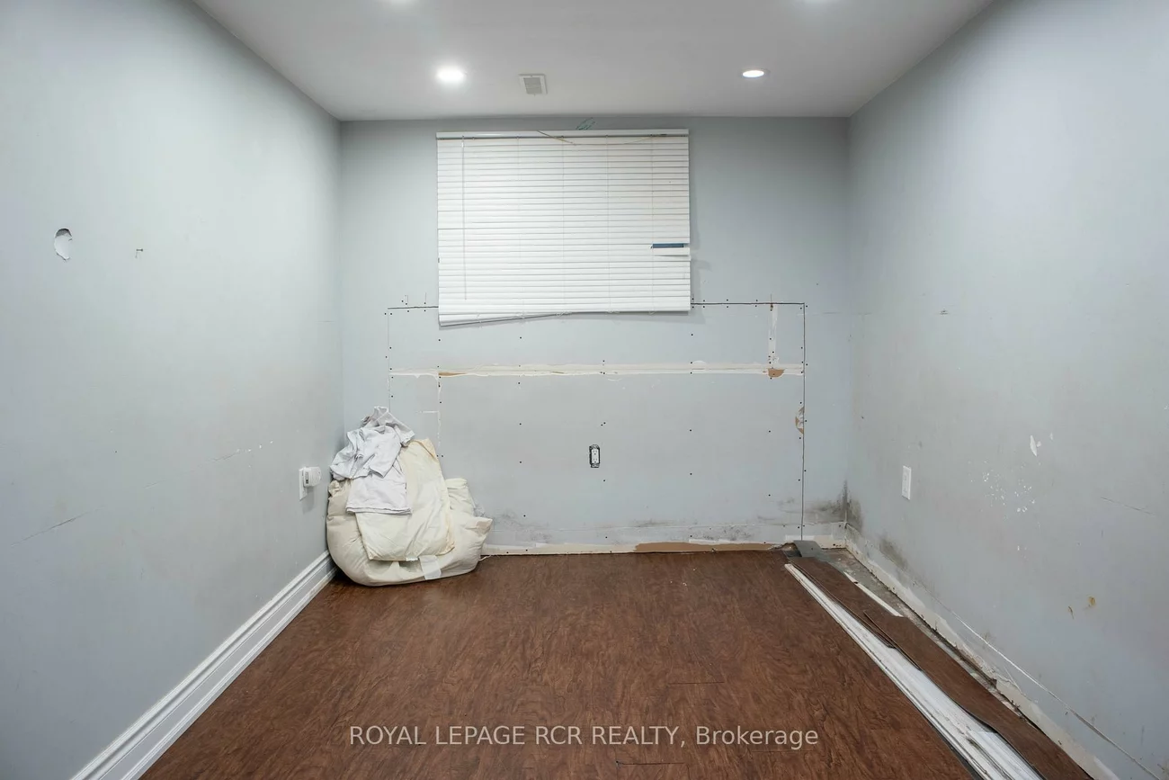 2315, Bromsgrove, Clarkson, Mississauga