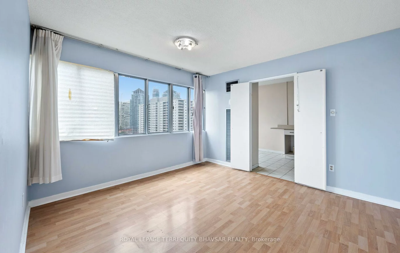1580, Mississauga Valley, Mississauga Valleys, Mississauga