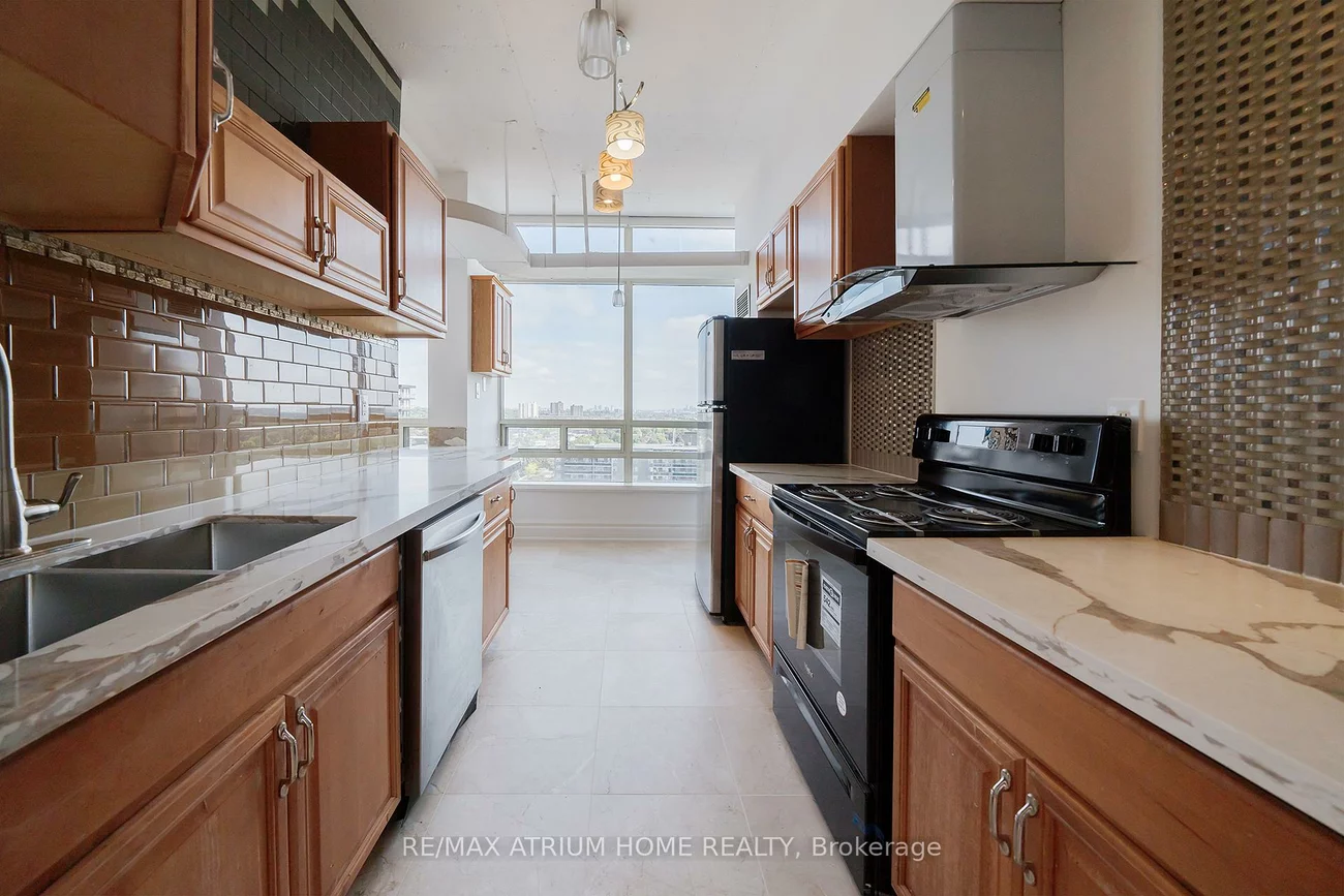 75, King, Cooksville, Mississauga