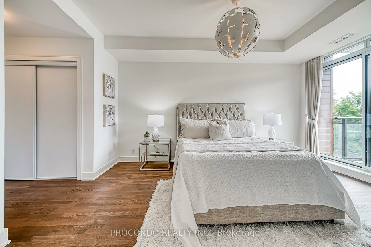 1575, Lakeshore, Clarkson, Mississauga