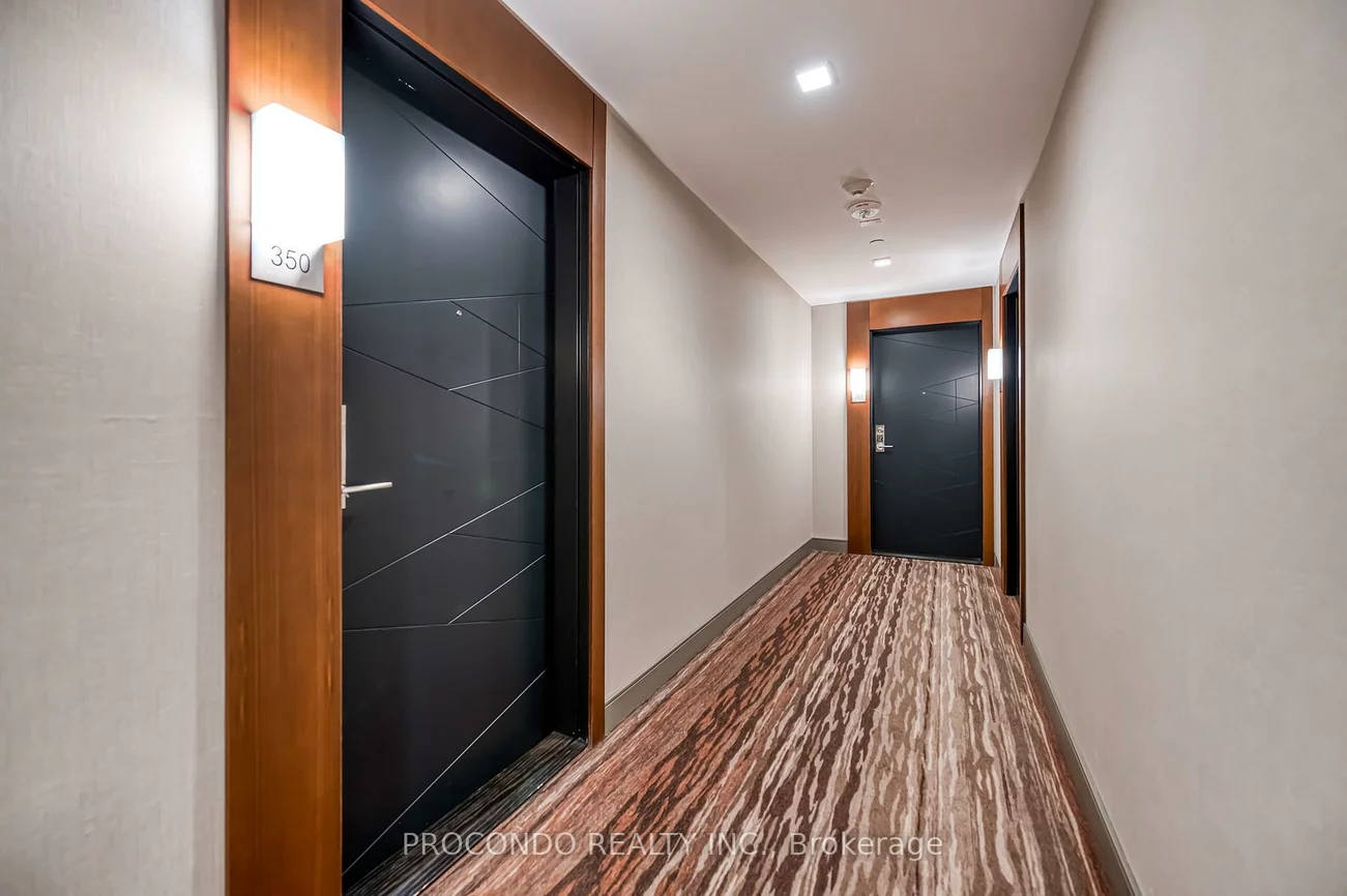 1575, Lakeshore, Clarkson, Mississauga