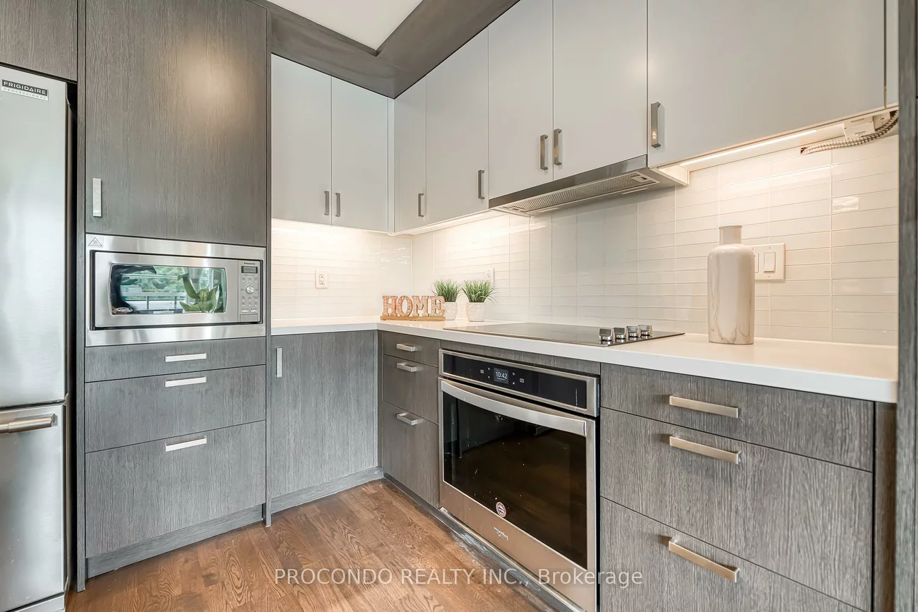 1575, Lakeshore, Clarkson, Mississauga