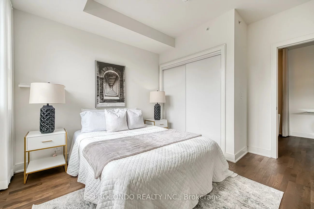 1575, Lakeshore, Clarkson, Mississauga