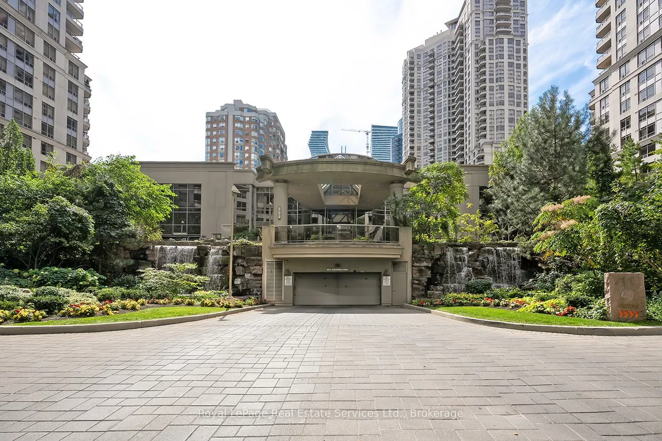 3888, Duke Of York, City Centre, Mississauga