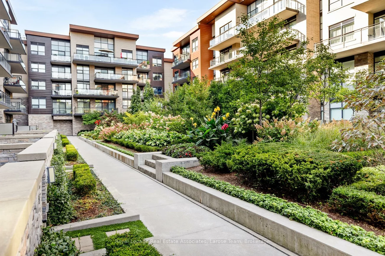 1575, Lakeshore, Clarkson, Mississauga