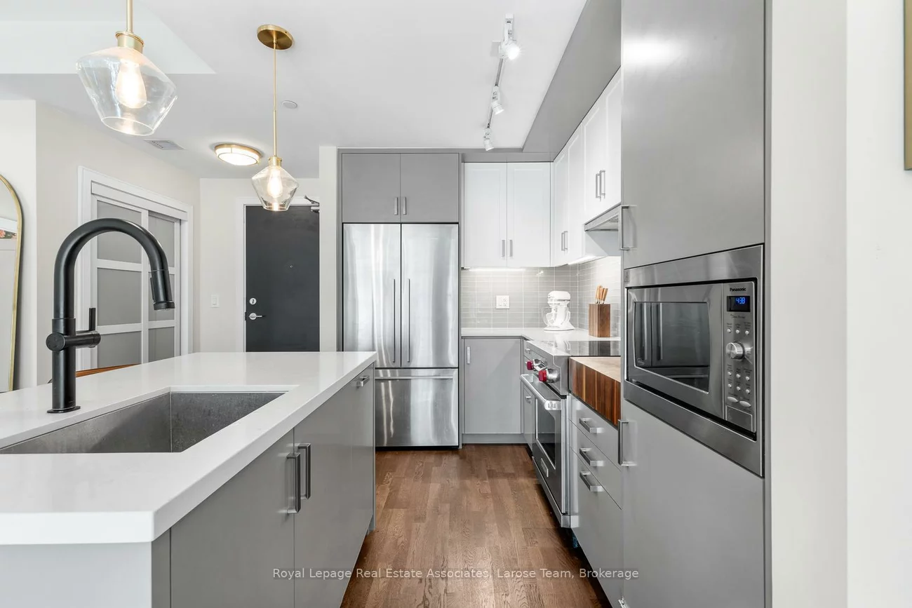 1575, Lakeshore, Clarkson, Mississauga