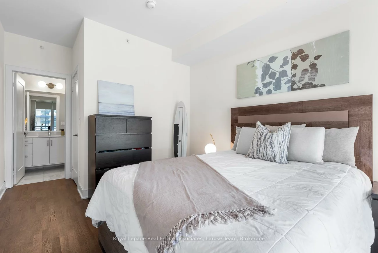 1575, Lakeshore, Clarkson, Mississauga