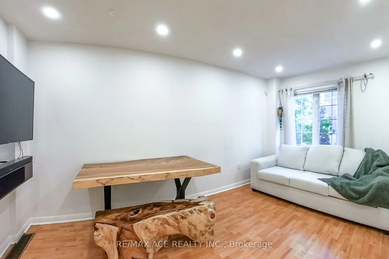 1525, South Parade, East Credit, Mississauga