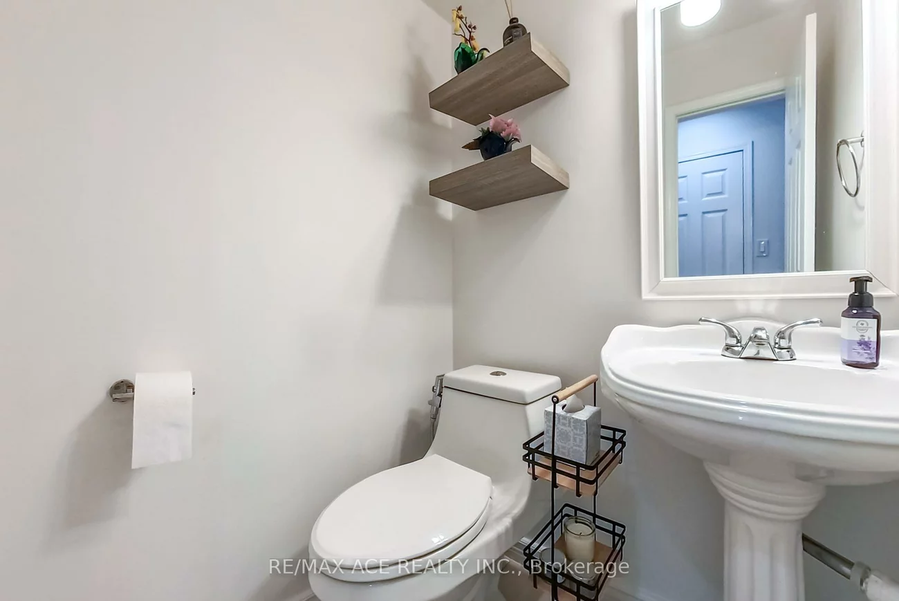 1525, South Parade, East Credit, Mississauga