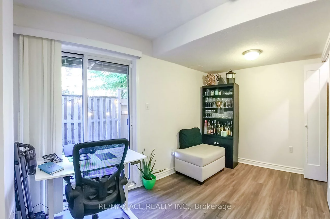1525, South Parade, East Credit, Mississauga