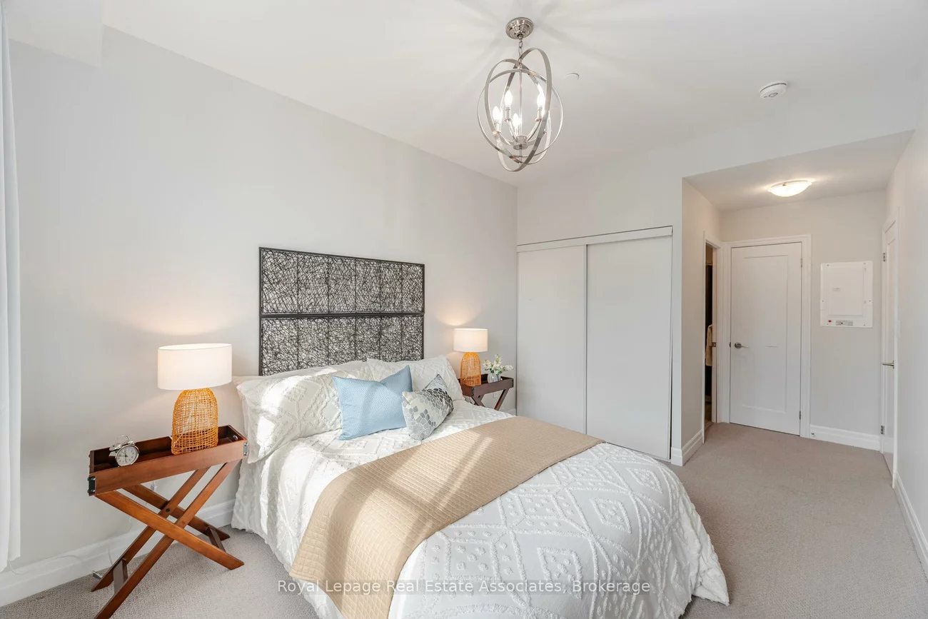 665, Cricklewood, Mineola, Mississauga