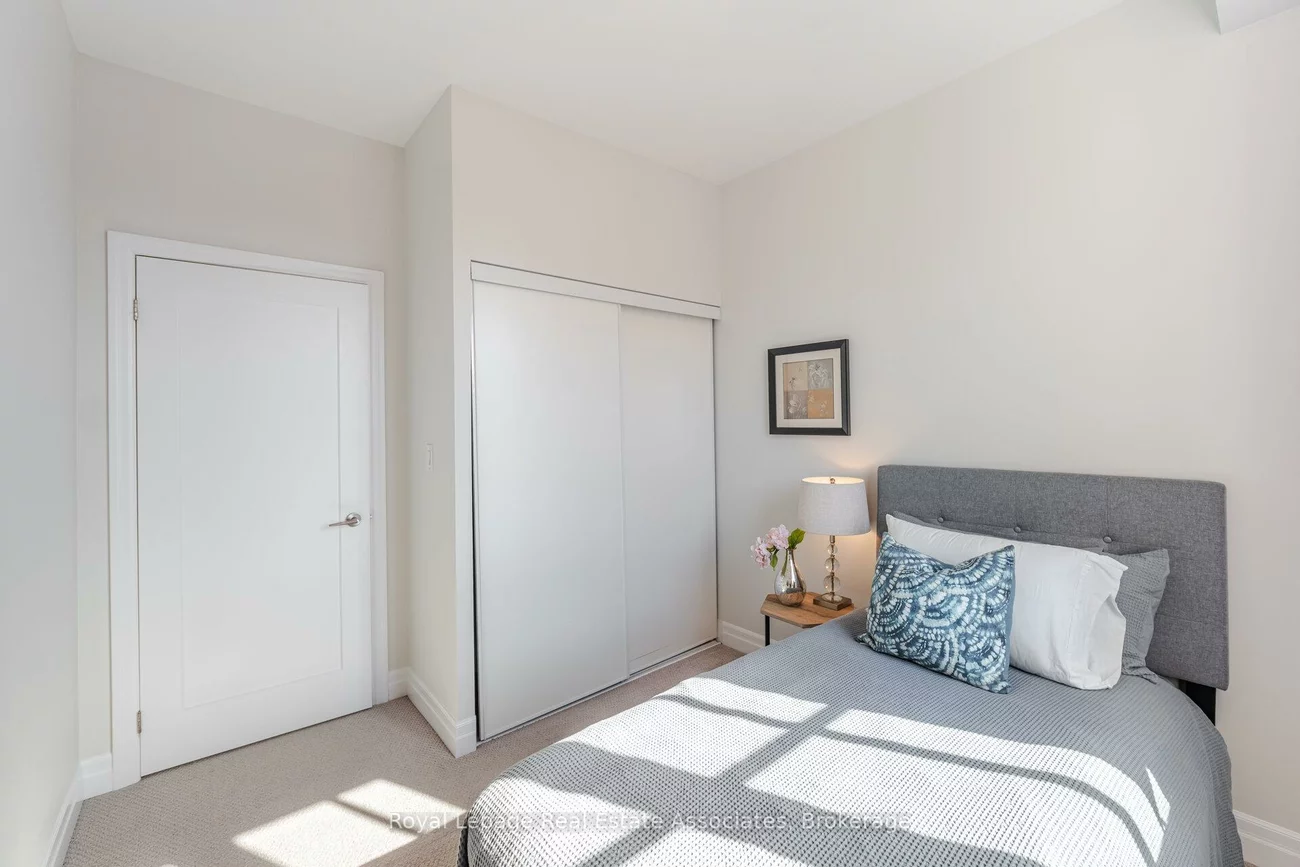 665, Cricklewood, Mineola, Mississauga