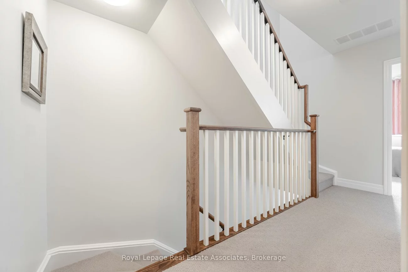 665, Cricklewood, Mineola, Mississauga