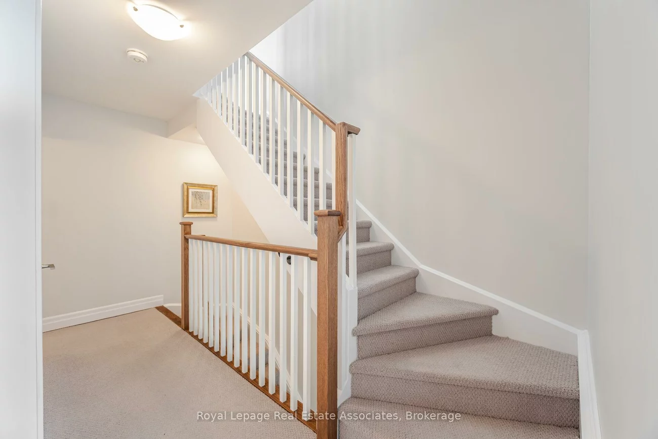665, Cricklewood, Mineola, Mississauga