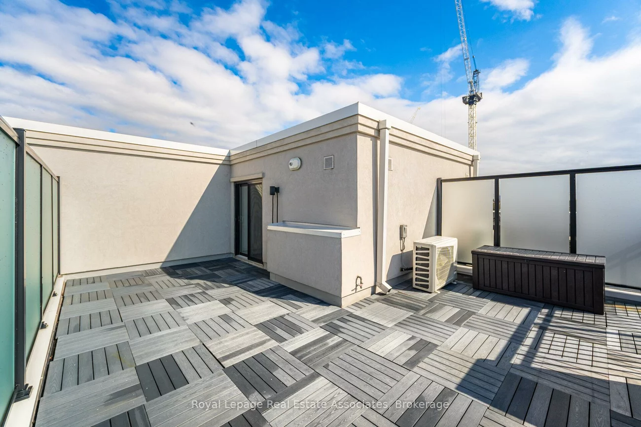 665, Cricklewood, Mineola, Mississauga