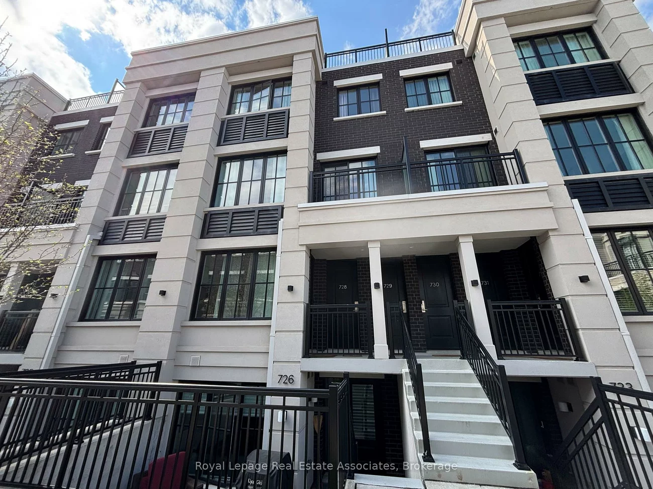 665, Cricklewood, Mineola, Mississauga
