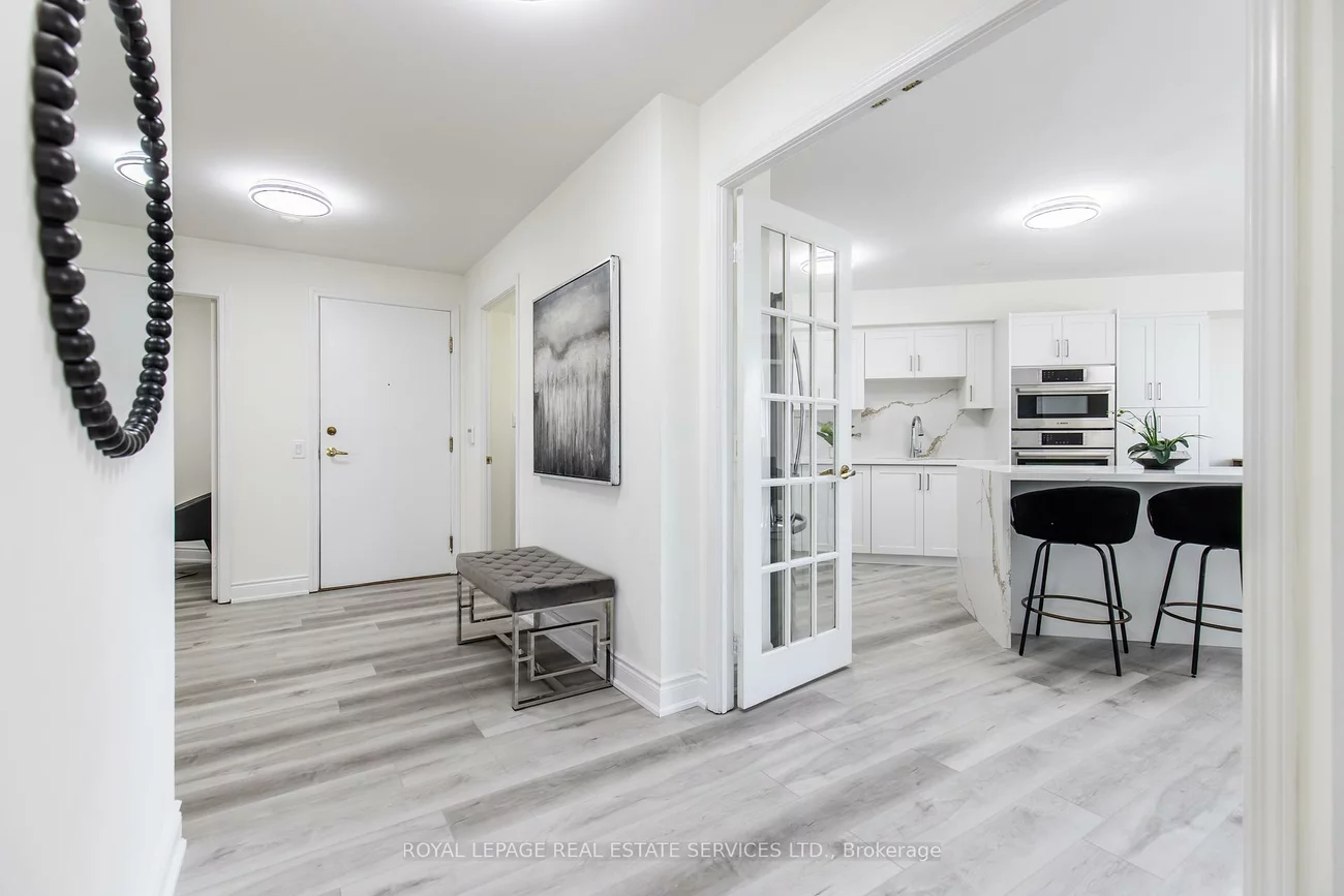 25, Kingsbridge Garden, Hurontario, Mississauga