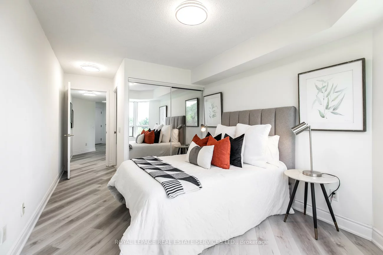 25, Kingsbridge Garden, Hurontario, Mississauga