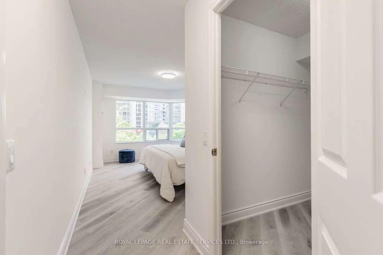 25, Kingsbridge Garden, Hurontario, Mississauga