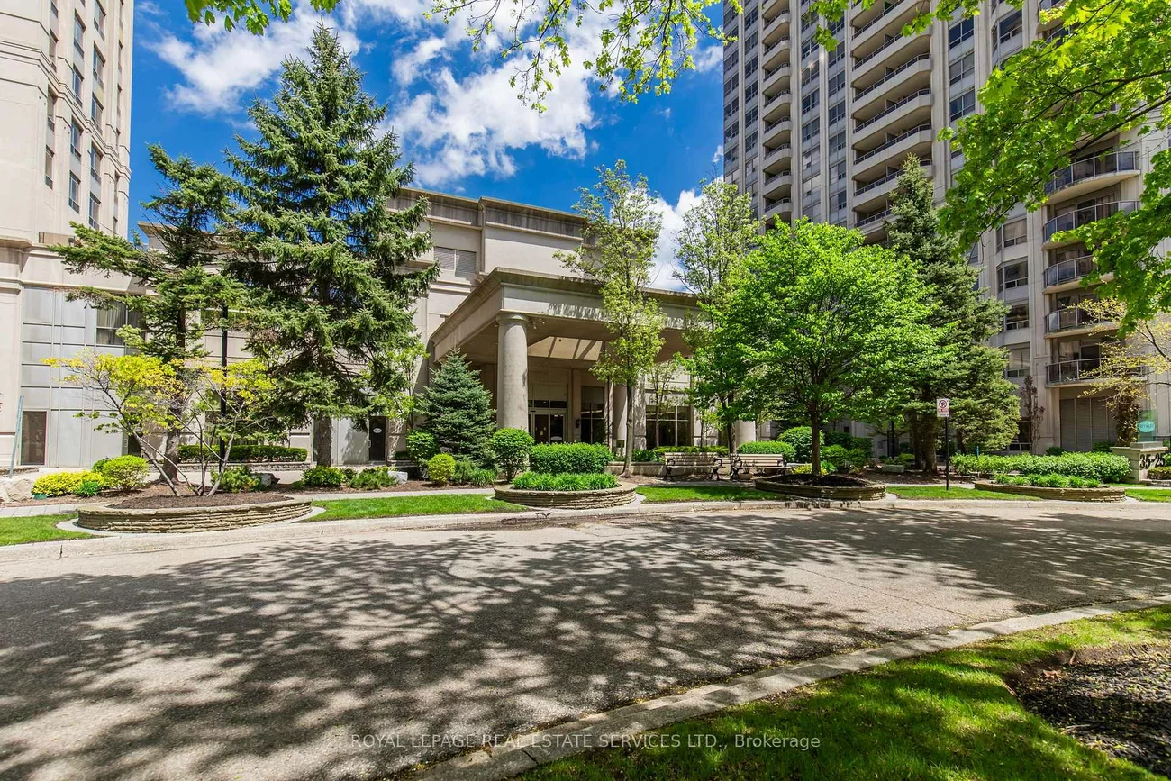 25, Kingsbridge Garden, Hurontario, Mississauga
