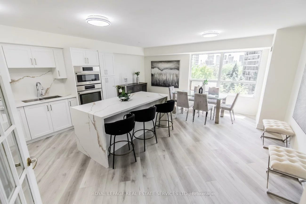 25, Kingsbridge Garden, Hurontario, Mississauga
