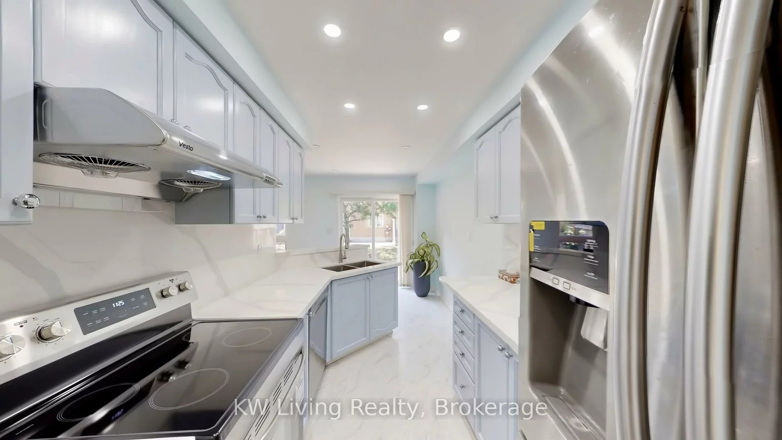 5260, McFarren, Central Erin Mills, Mississauga