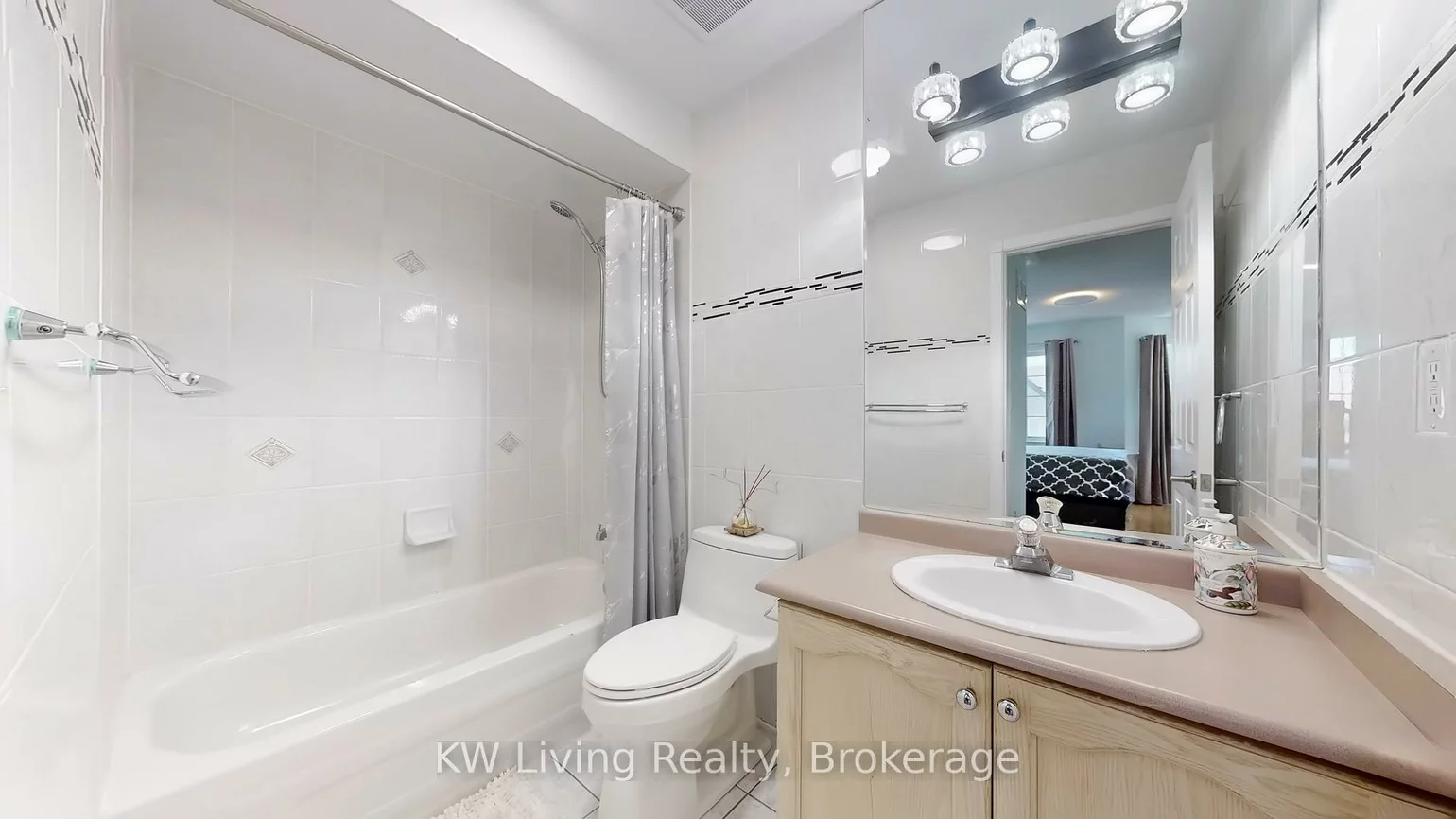 5260, McFarren, Central Erin Mills, Mississauga