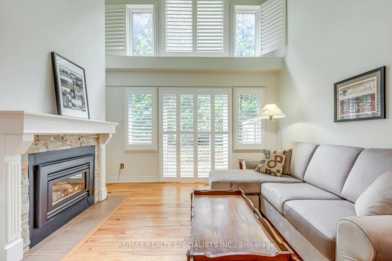 2199, Burnhamthorpe, Erin Mills, Mississauga