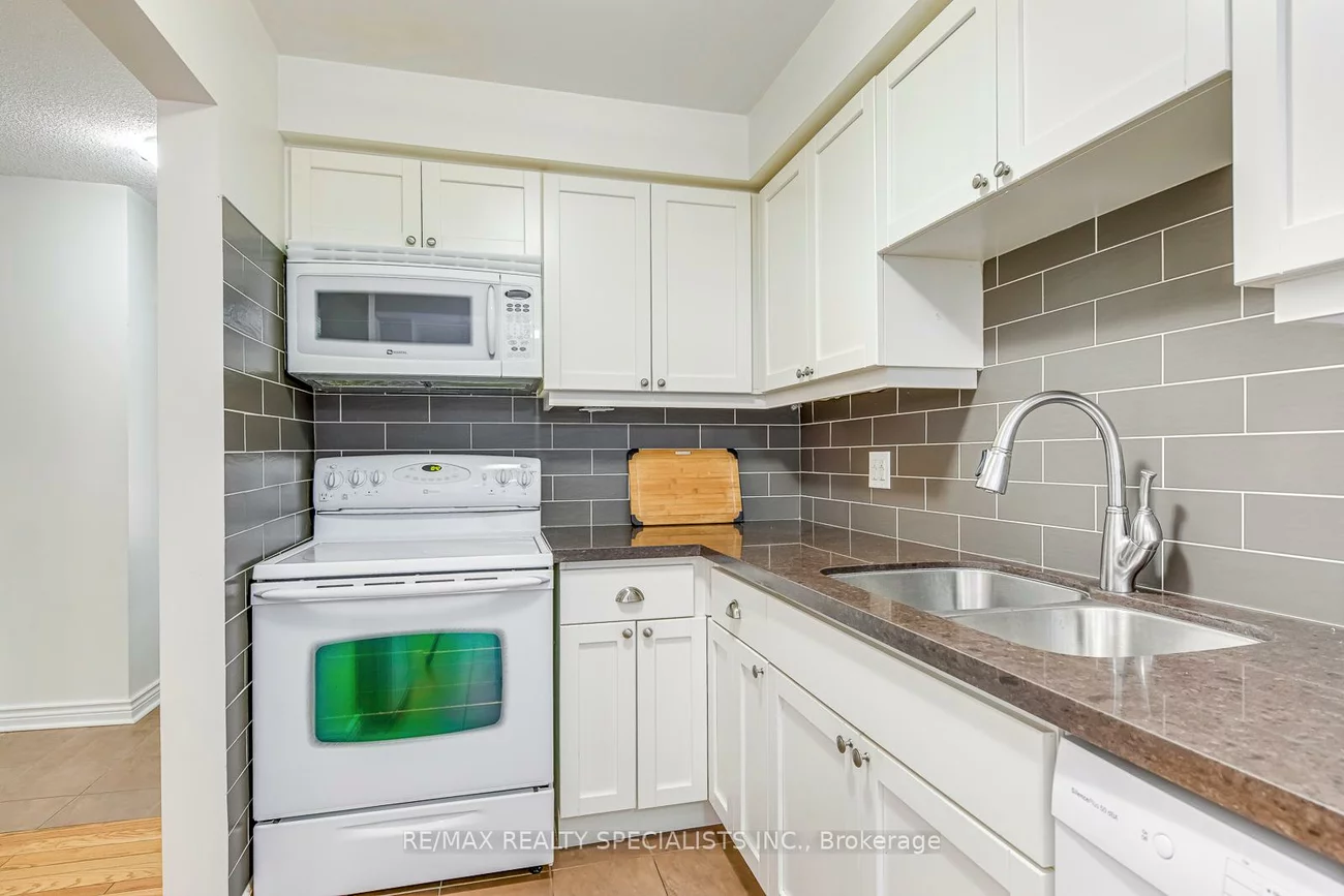 2199, Burnhamthorpe, Erin Mills, Mississauga