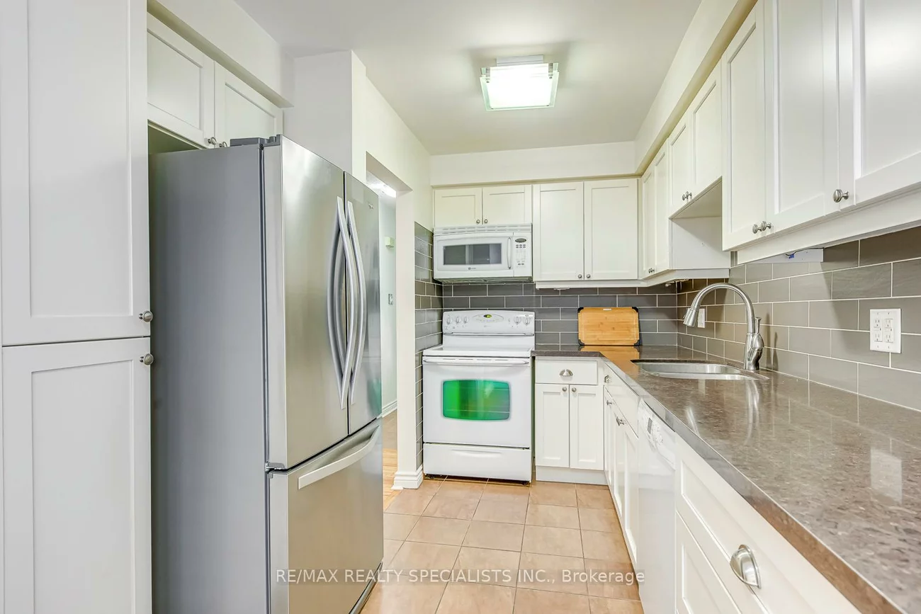 2199, Burnhamthorpe, Erin Mills, Mississauga