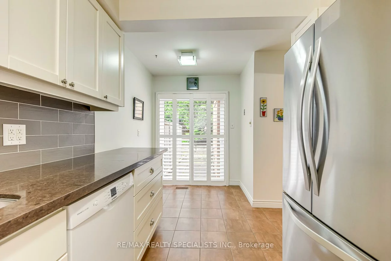 2199, Burnhamthorpe, Erin Mills, Mississauga