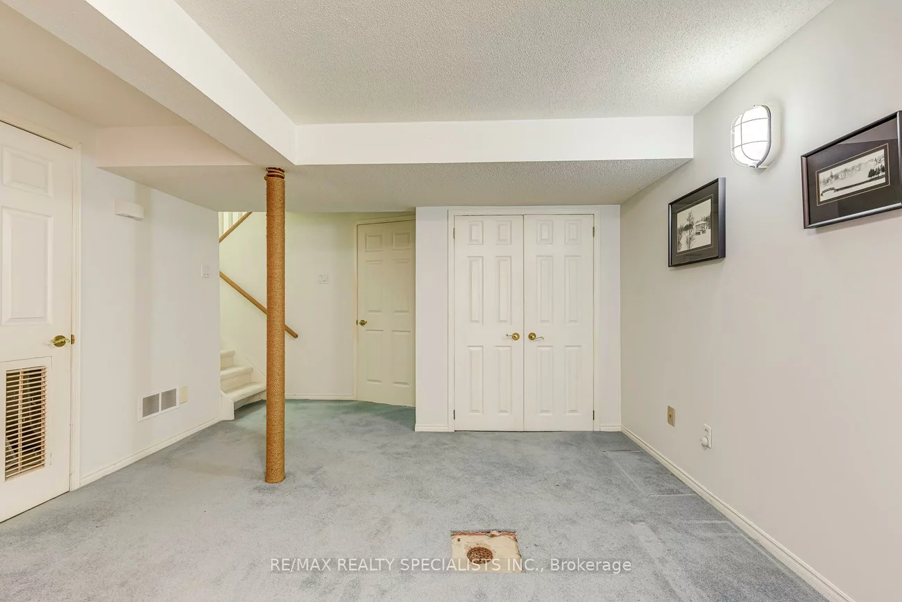 2199, Burnhamthorpe, Erin Mills, Mississauga
