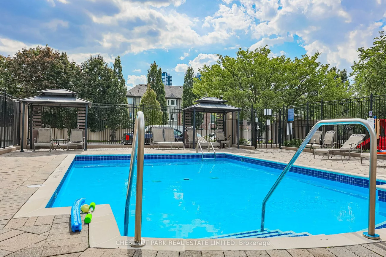 220, Forum, Hurontario, Mississauga