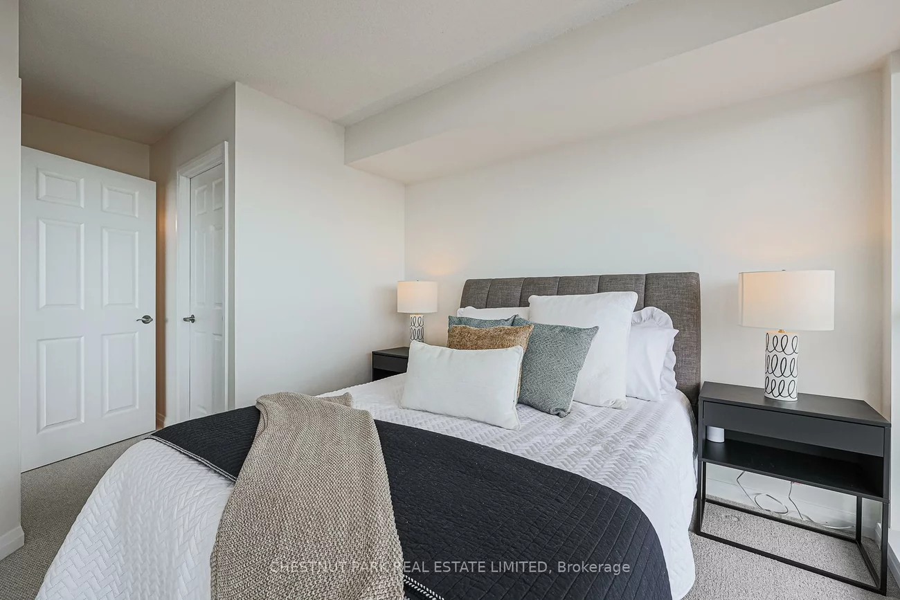 220, Forum, Hurontario, Mississauga