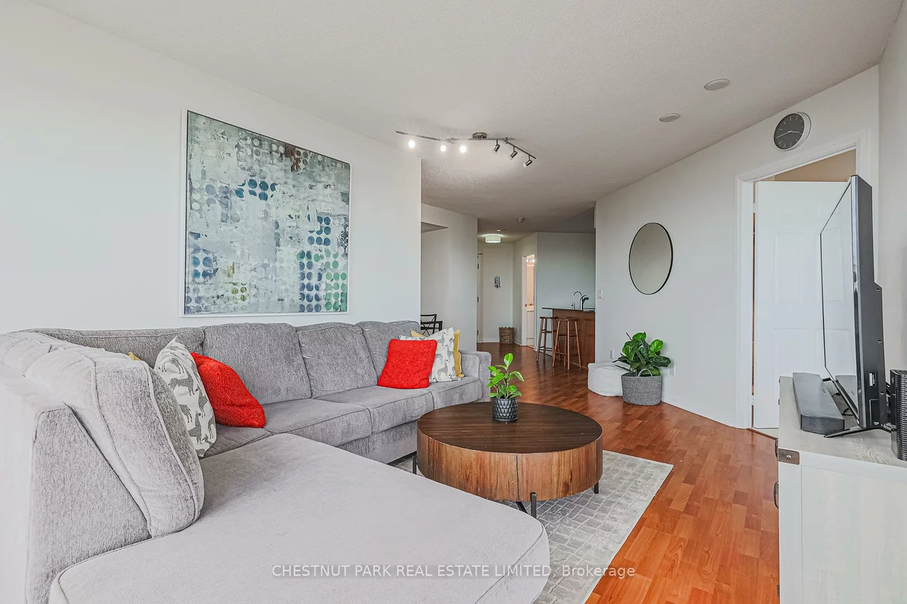 220, Forum, Hurontario, Mississauga