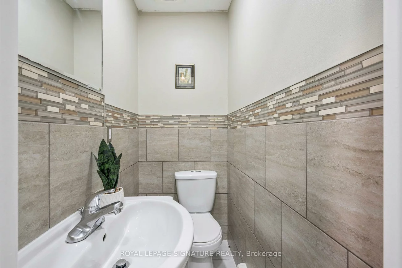 1624, Bloor, Applewood, Mississauga