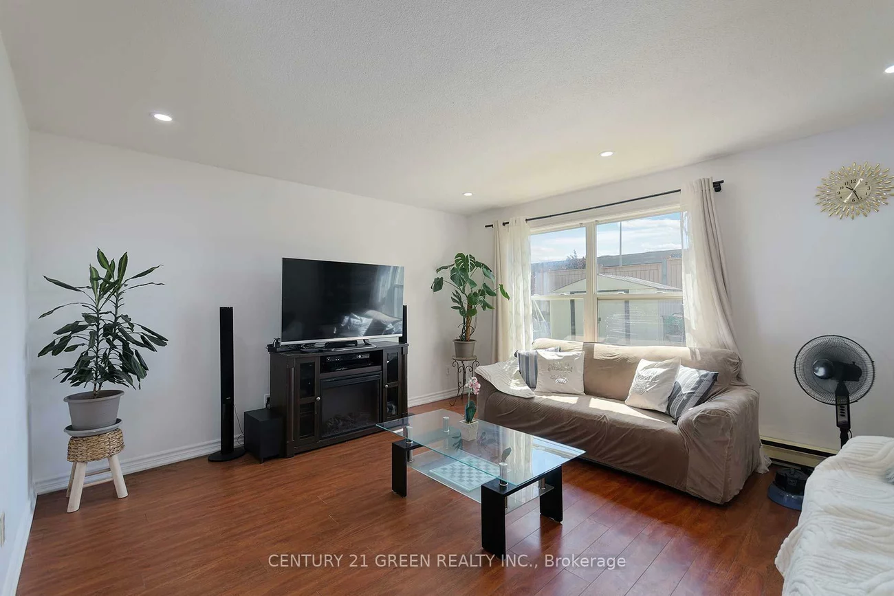 3040, Constitution, Applewood, Mississauga