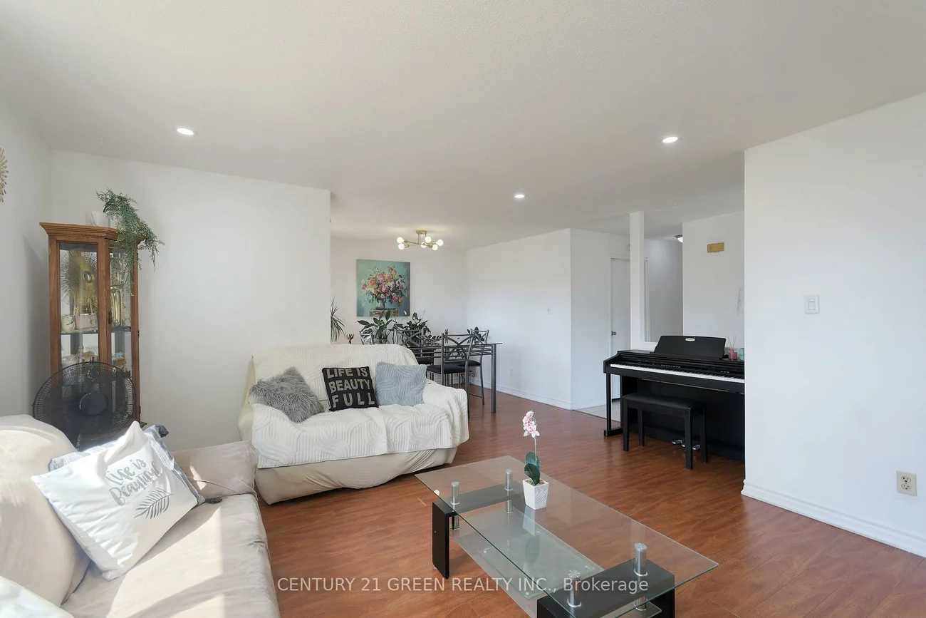 3040, Constitution, Applewood, Mississauga