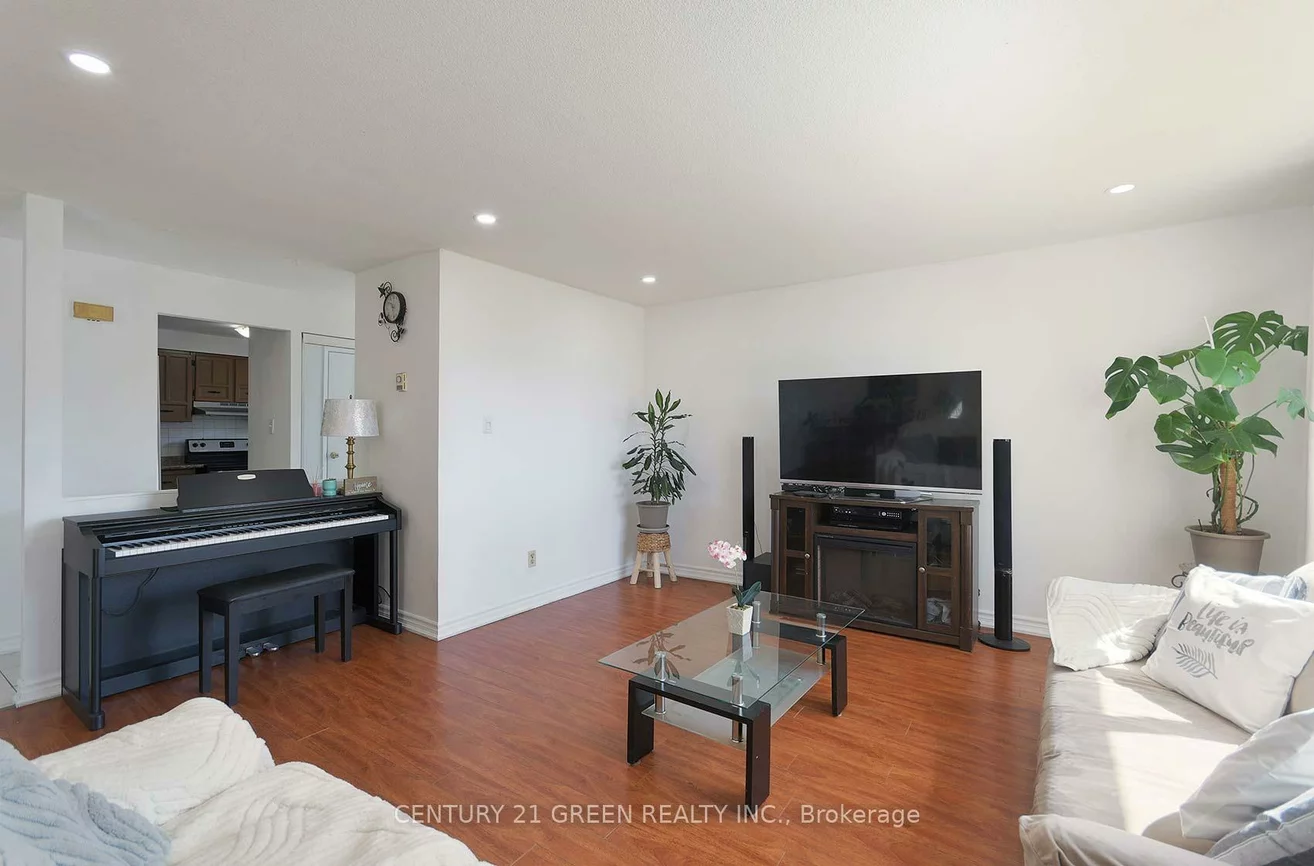 3040, Constitution, Applewood, Mississauga