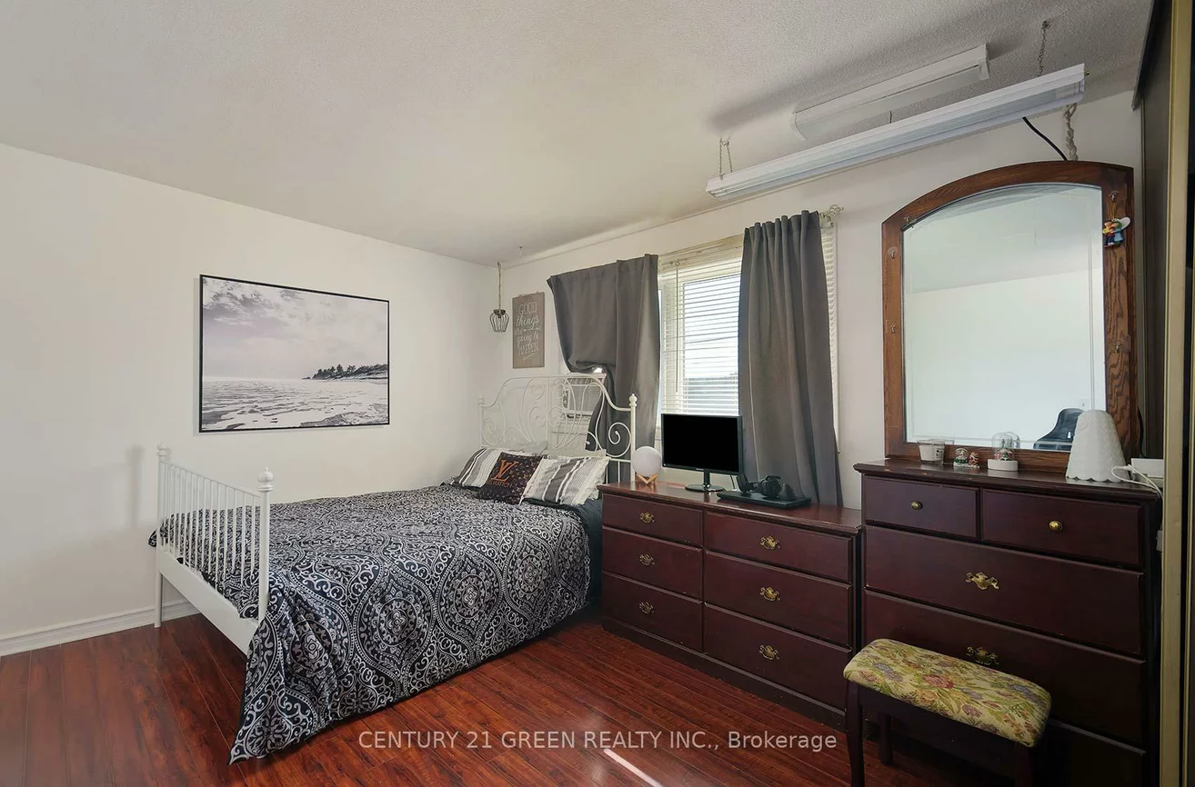 3040, Constitution, Applewood, Mississauga