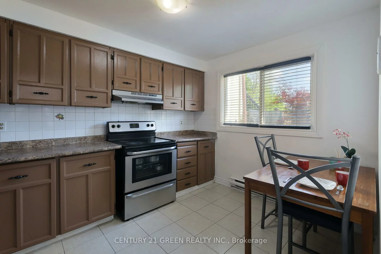 3040, Constitution, Applewood, Mississauga