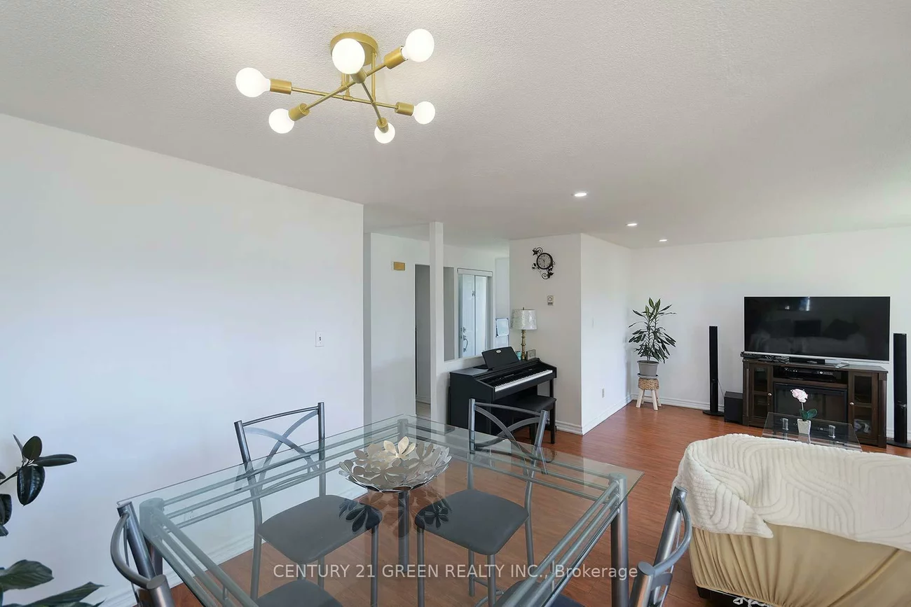 3040, Constitution, Applewood, Mississauga