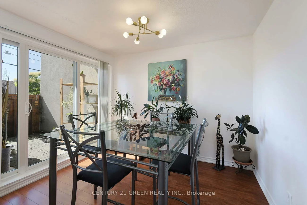 3040, Constitution, Applewood, Mississauga