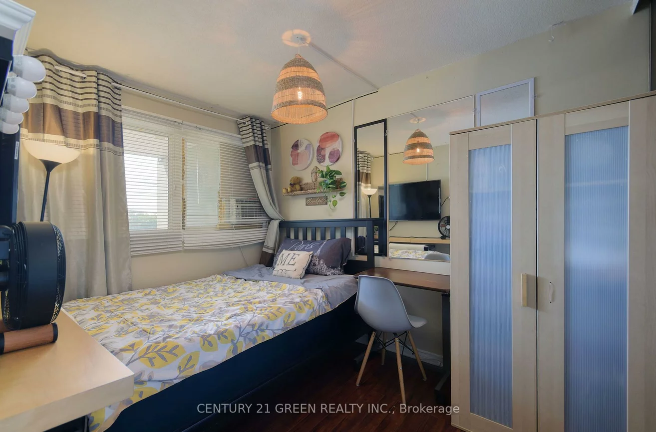 3040, Constitution, Applewood, Mississauga